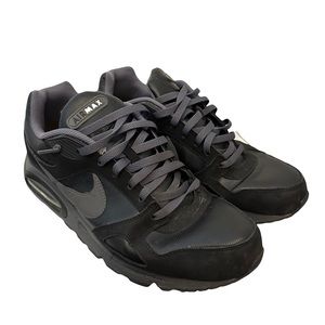 Nike AirMax all black